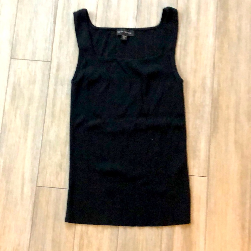 Sheer back detailing 🍌 Banana Republic tank